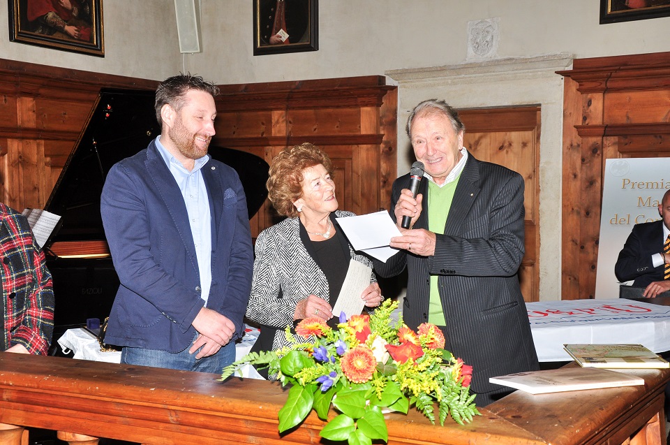 Vittorina Maturi Lorenzetti presenta il suo libro (con il sindaco Cereghini e, a destra, Antonio Vanzetta)